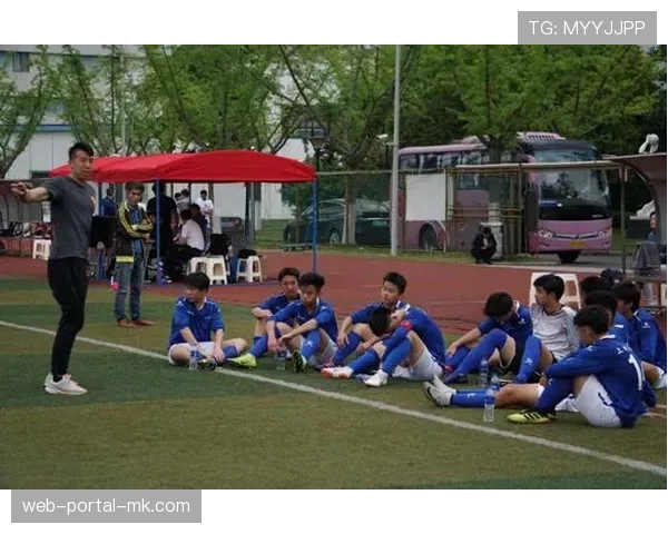 欧足联基金会与当地学校合作开展反球场暴力教育项目